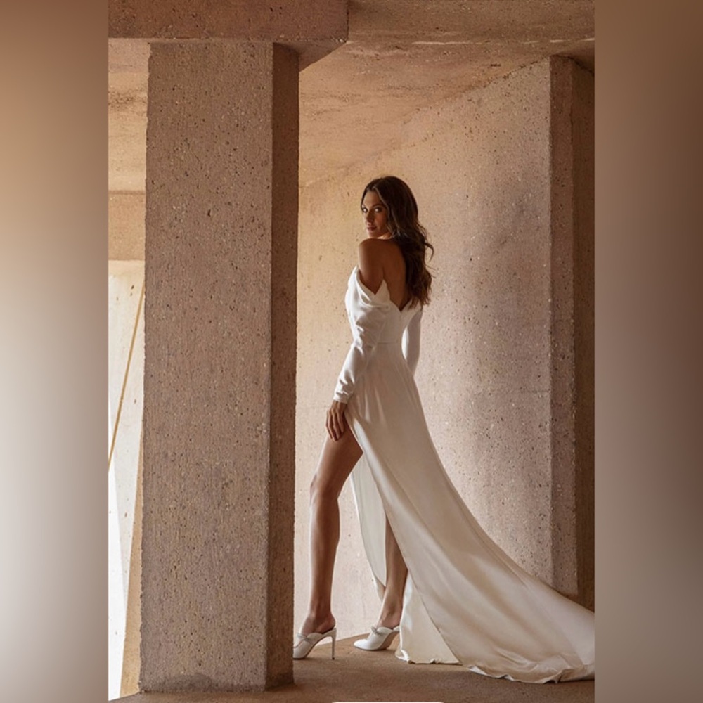 Elegant One Shoulder White Satin Gown - Picture 3 of 7